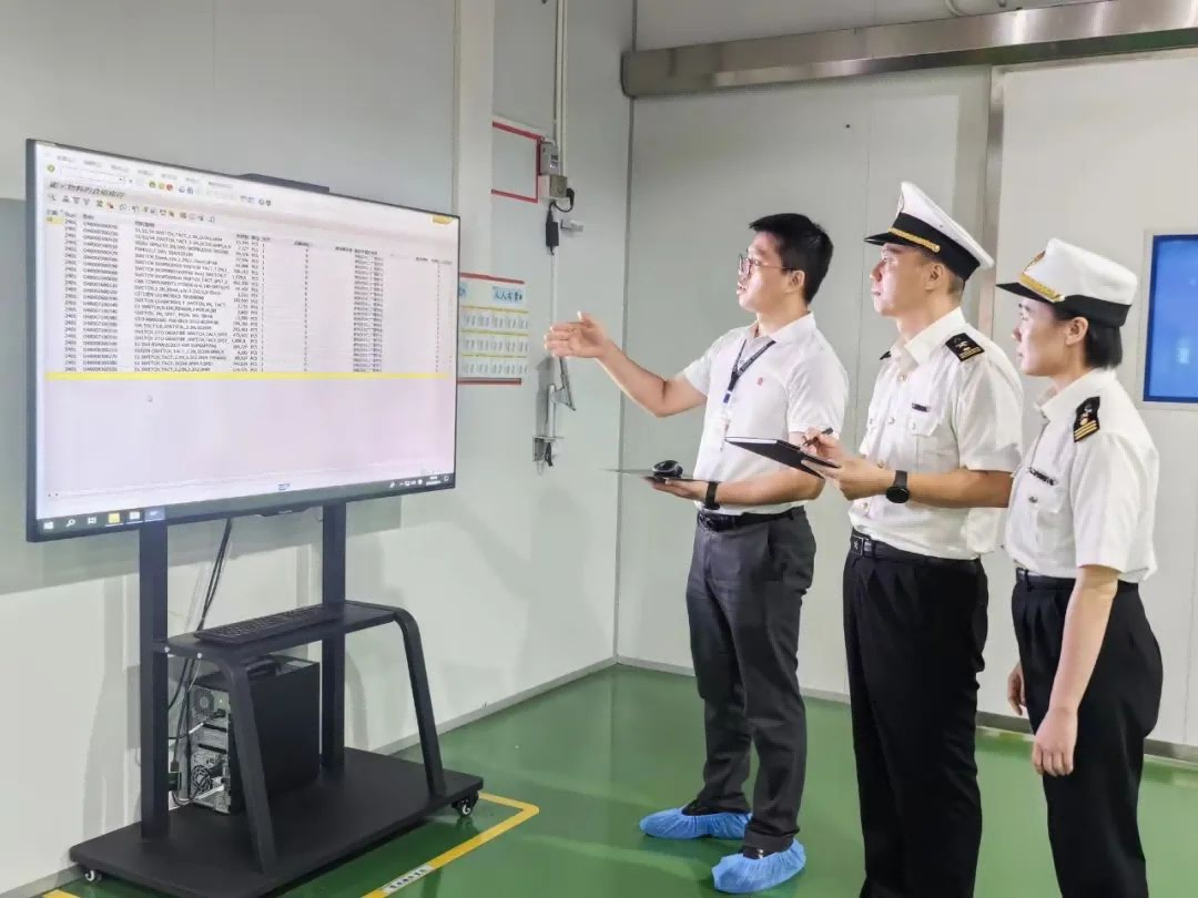 深圳海關關員調研ERP對接企業(yè)，助力加工貿易企業(yè)降本增效